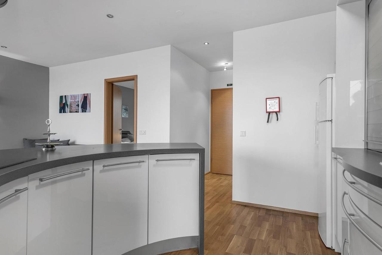 Sunny Apartment - By The Sea In City Center 雷克雅維克 外观 照片